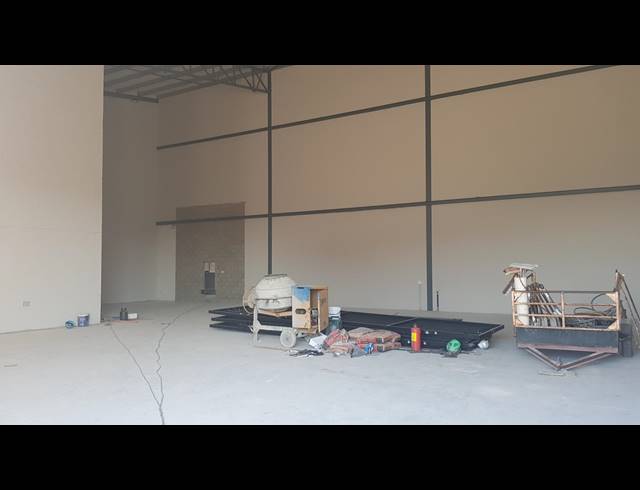 494M² FACTORY TO LET IN STIKLAND INDUSTRIAL